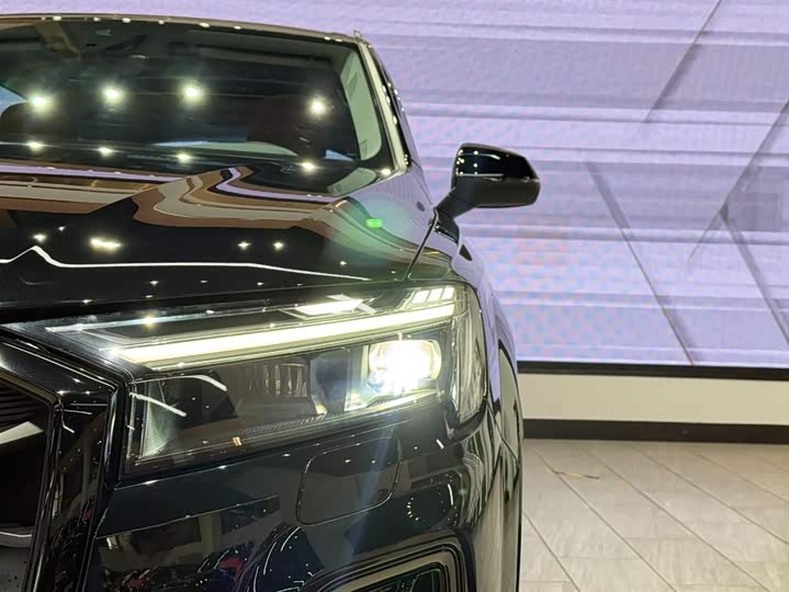 Фото 6 - Audi Q7