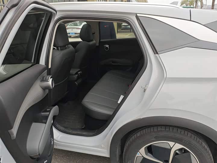 Фото 9 - BYD Yuan Plus