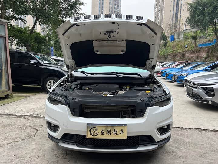 Фото 4 - Jeep Cherokee