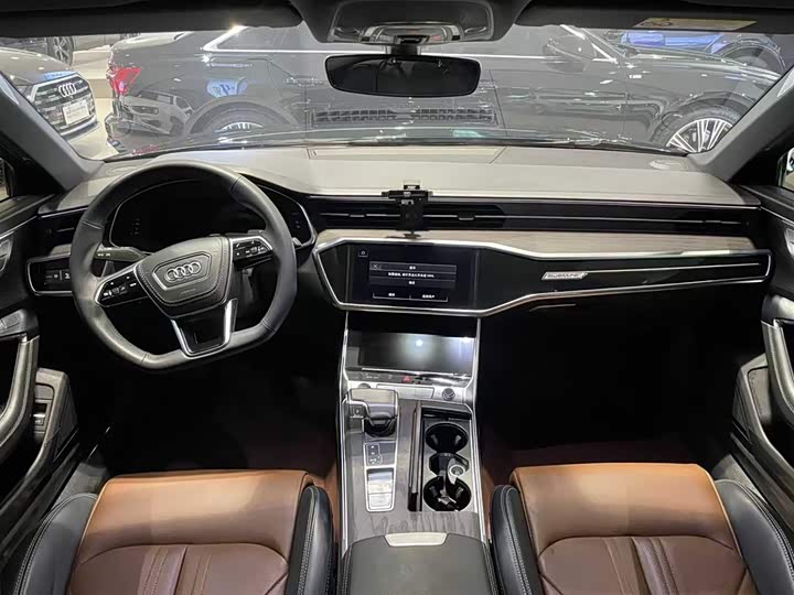 Фото 7 - Audi A6L