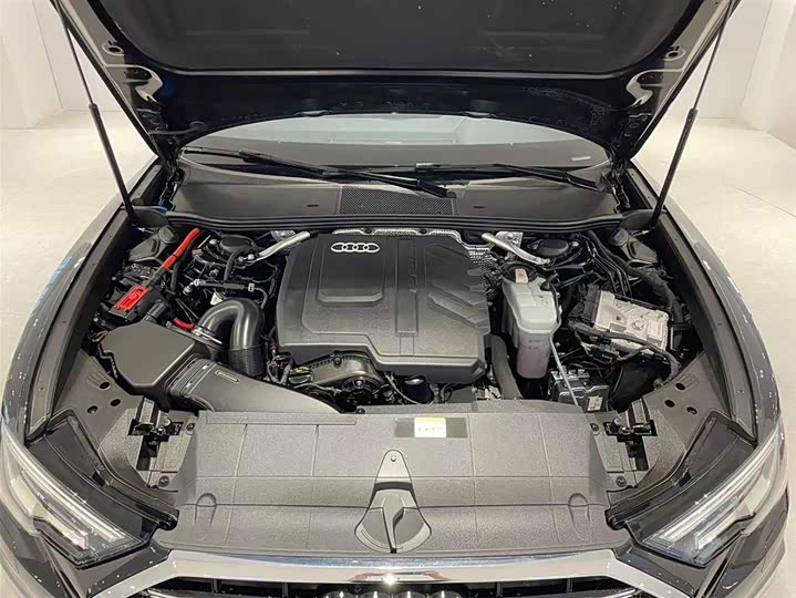 Фото 9 - Audi A6L