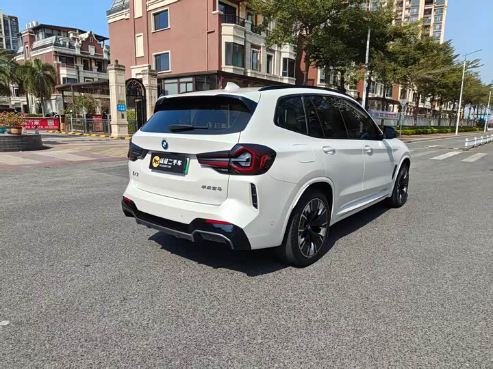 Фото 6 - BMW iX3