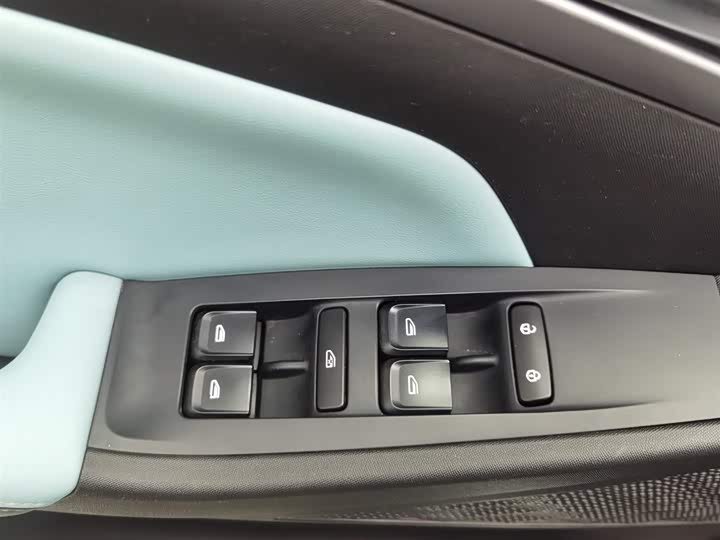 Фото 9 - Geely Geometry E Firefly