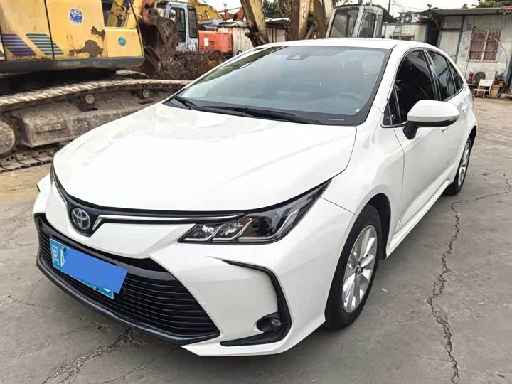 Фото 1 - Toyota Corolla