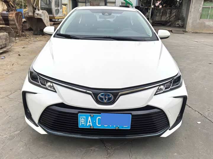 Фото 2 - Toyota Corolla