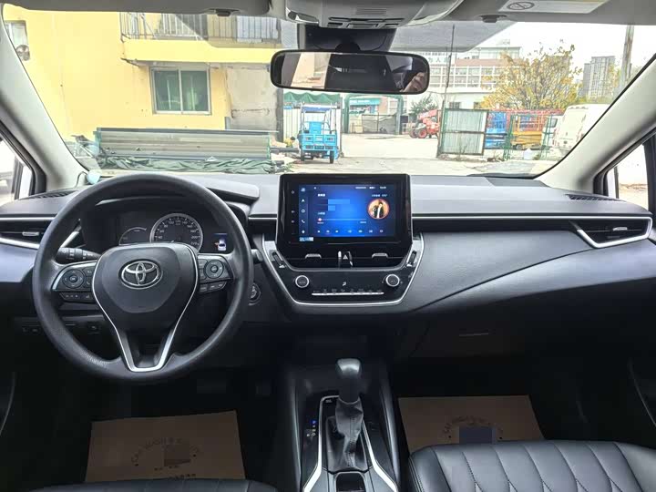 Фото 7 - Toyota Corolla