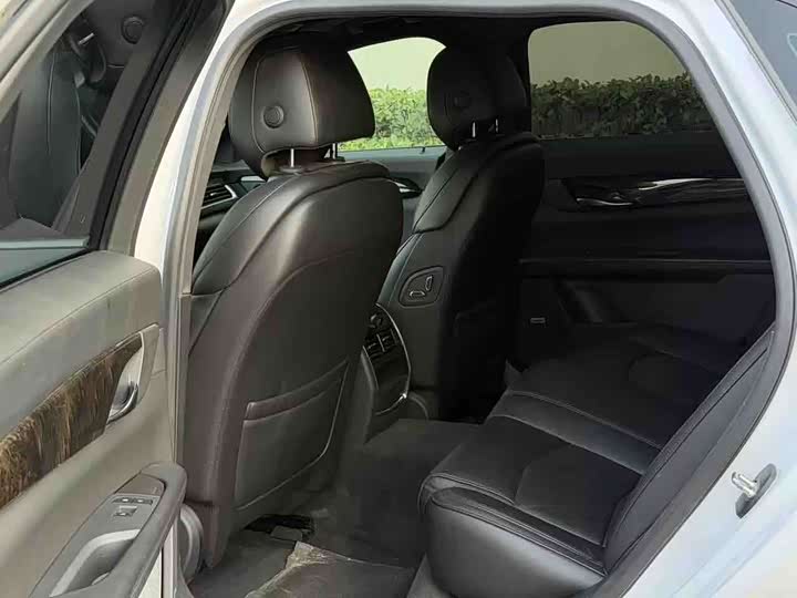 Фото 8 - Cadillac CT6