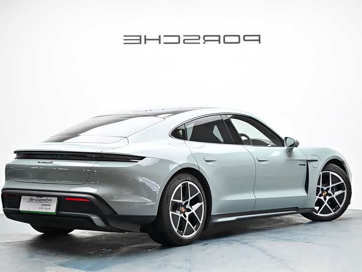 Фото 5 - Porsche Taycan