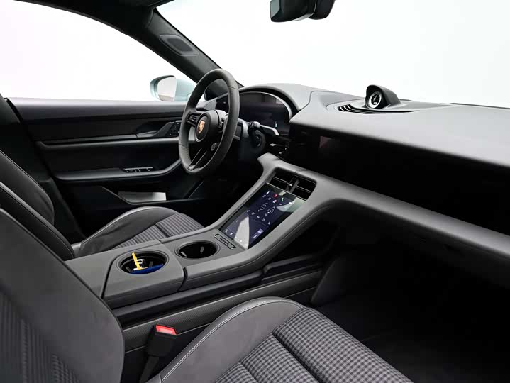 Фото 6 - Porsche Taycan