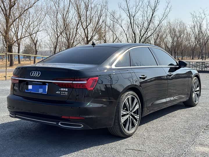 Фото 8 - Audi A6L