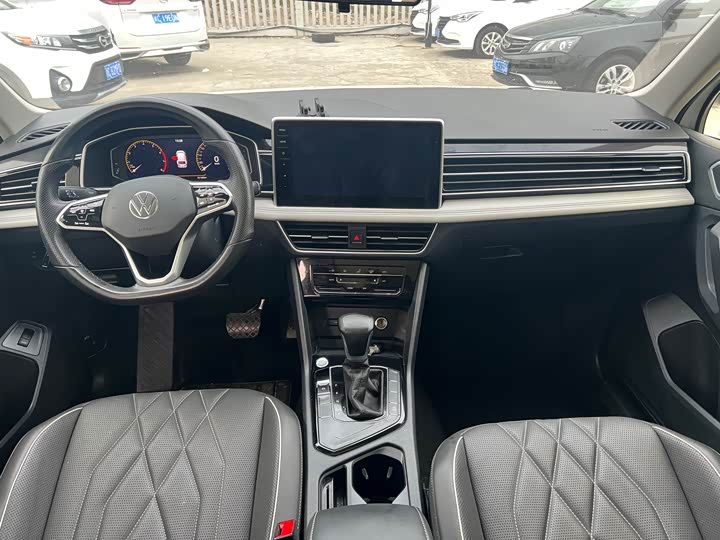 Фото 6 - Volkswagen Tiguan L Pro