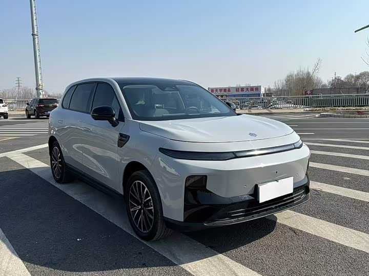 Фото 3 - Leapmotor B10