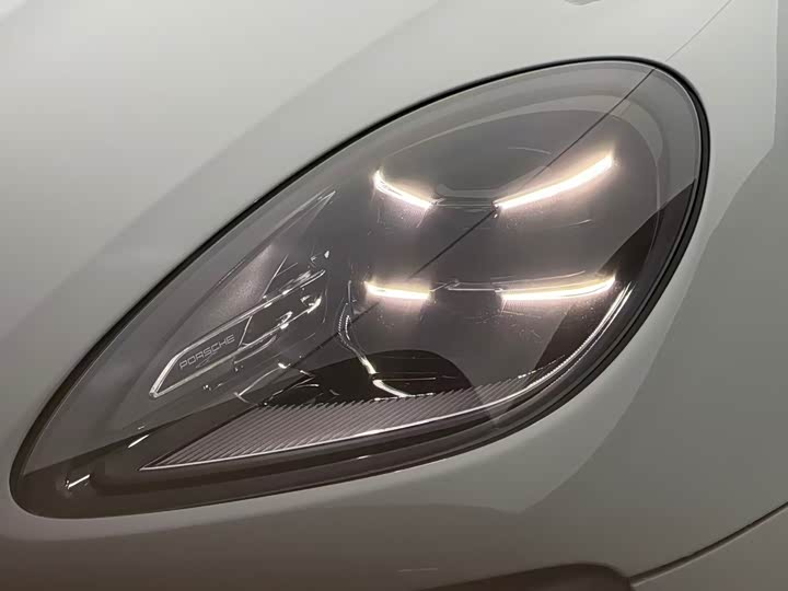 Фото 2 - Porsche Macan