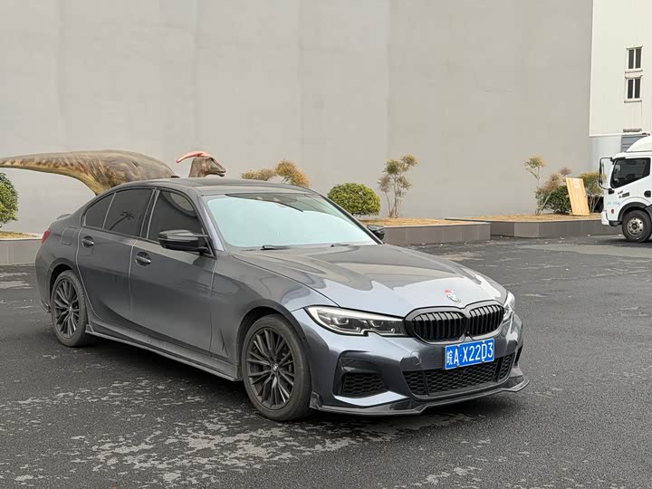 Photo 3 - BMW 3 Series