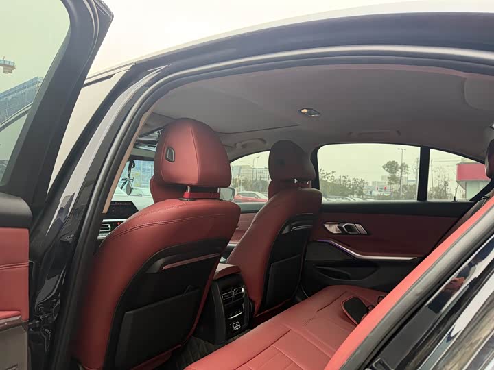 Photo 6 - BMW 3 Series