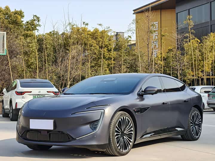 Фото 1 - Avatr 12