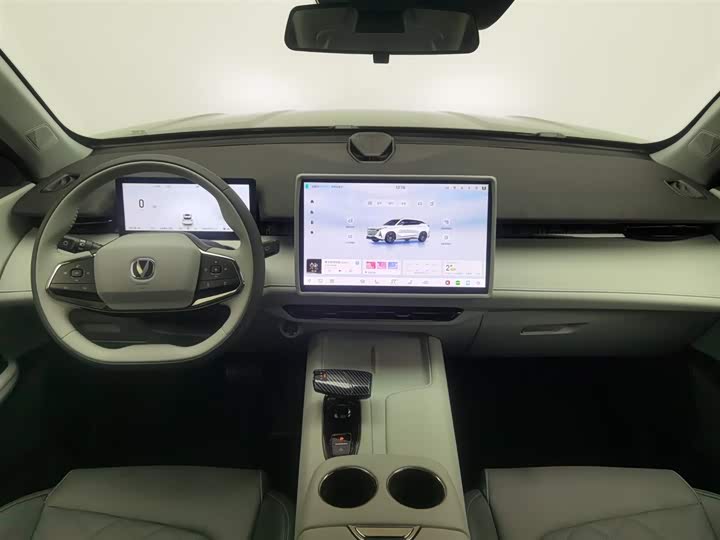 Фото 5 - Changan UNI-Z Hybrid