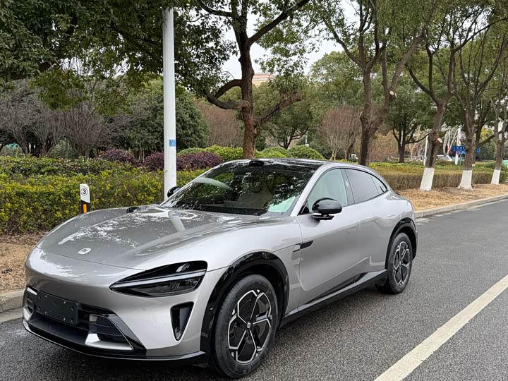 Фото 1 - Xiaomi YU7