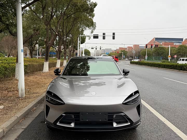 Фото 2 - Xiaomi YU7