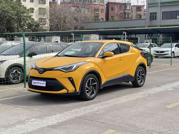 Фото 1 - Toyota C-HR