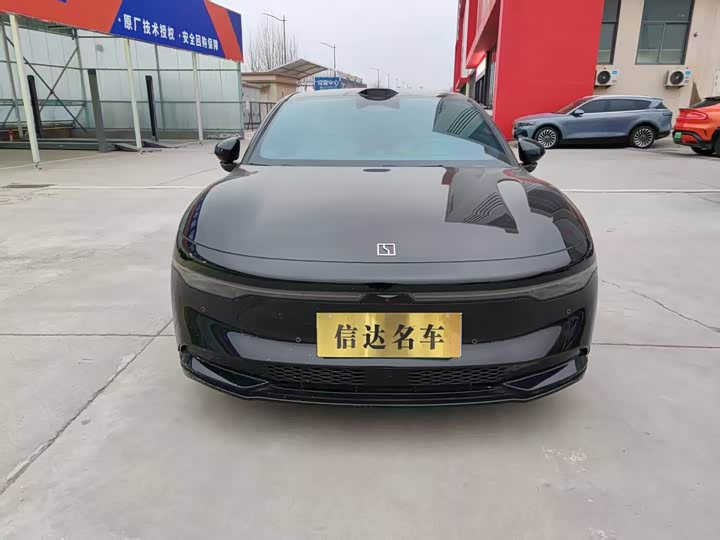 Фото 2 - Zeekr 007