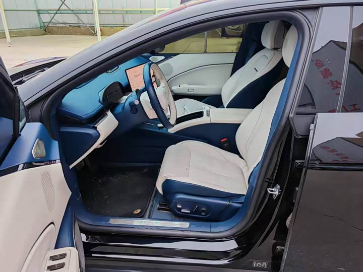 Фото 4 - Zeekr 007