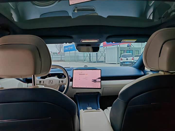 Фото 7 - Zeekr 007
