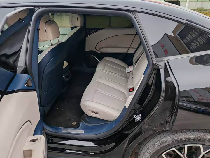 Фото 8 - Zeekr 007