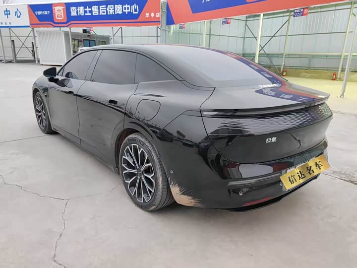 Фото 9 - Zeekr 007