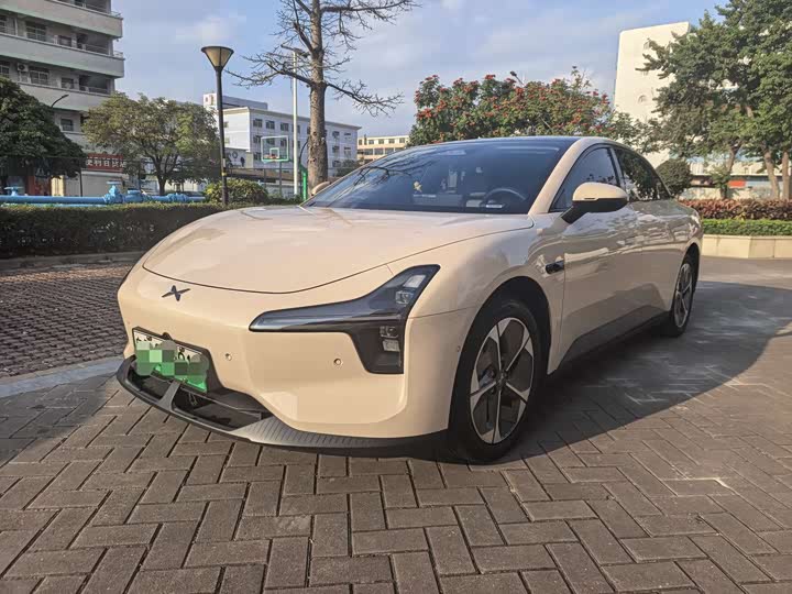 Фото 1 - XPeng Mona M03