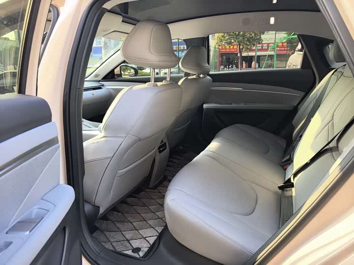 Фото 6 - XPeng Mona M03