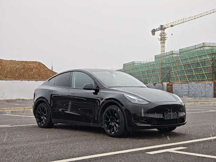 Фото 2 - Tesla Model Y