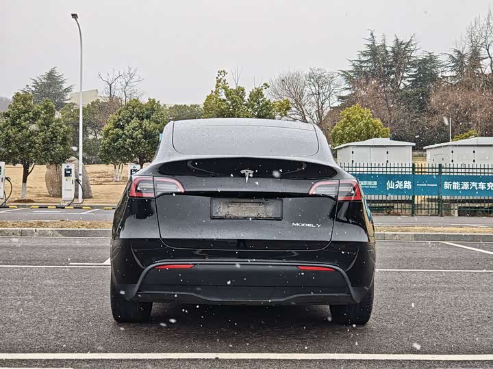 Фото 6 - Tesla Model Y