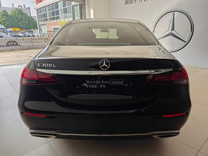 Photo 5 - Mercedes-Benz E-Class