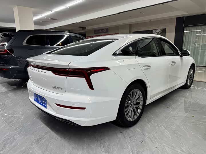 Фото 4 - Bestune B70