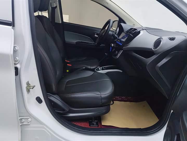 Фото 8 - Changan BenBen E-Star