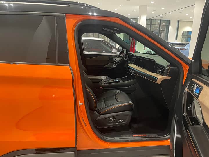 Фото 4 - Ford Explorer