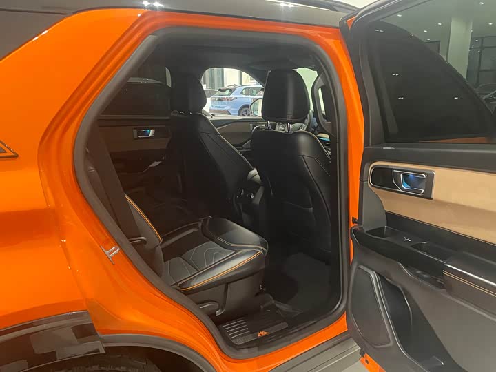 Фото 5 - Ford Explorer