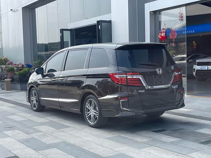 Фото 5 - Honda Elysion