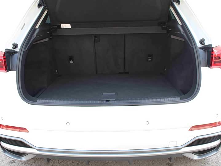 Фото 6 - Audi Q3