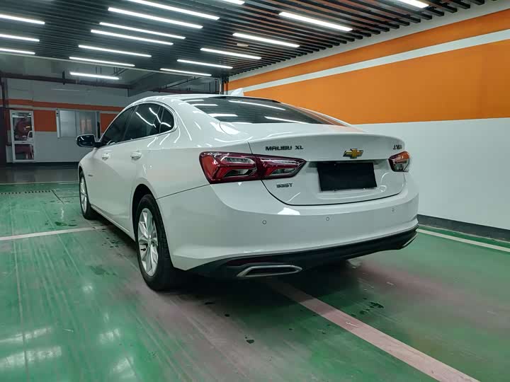 Фото 8 - Chevrolet Malibu XL