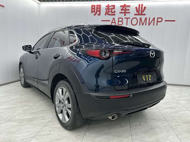 Photo 8 - Mazda CX-30