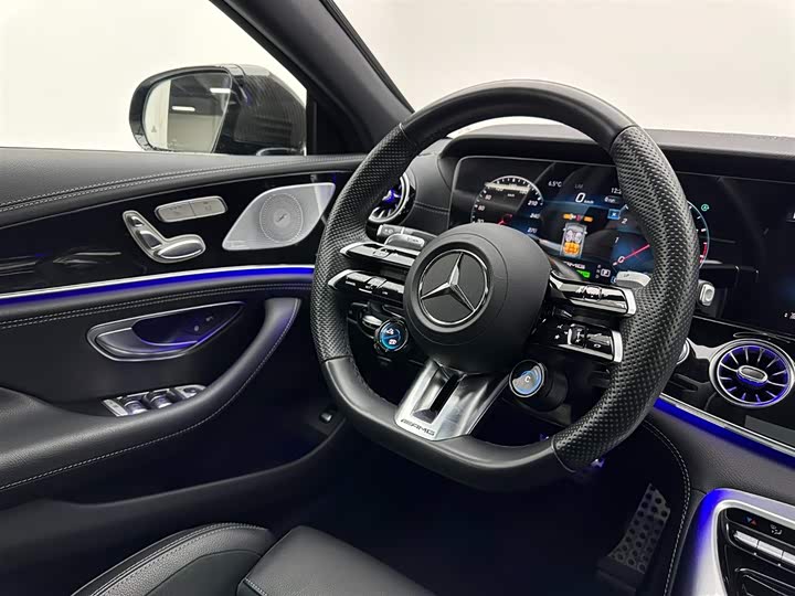 Фото 9 - Mercedes-Benz AMG GT