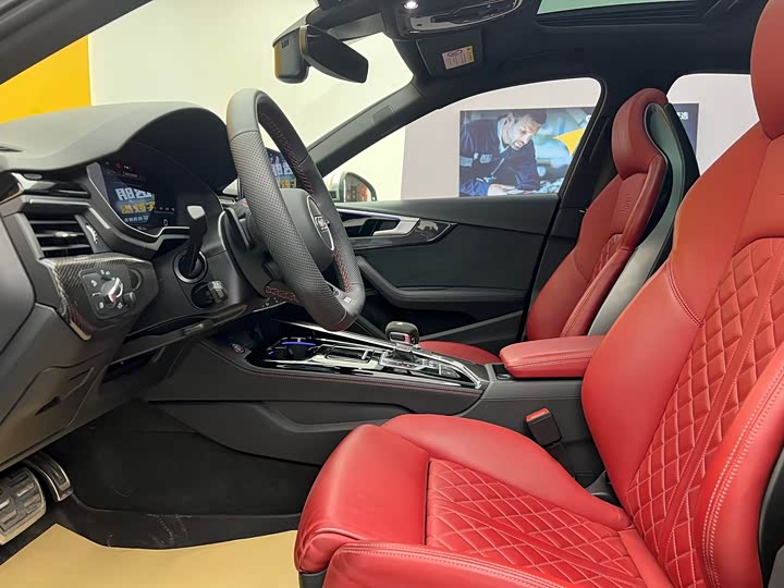 Фото 3 - Audi S4