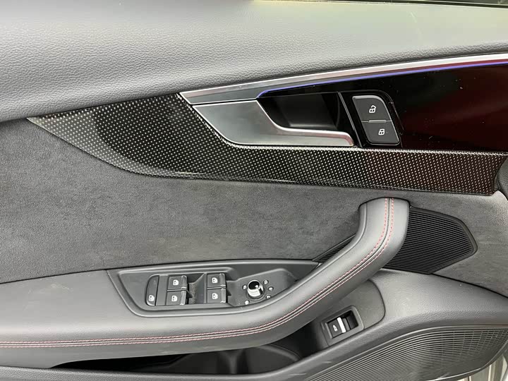 Фото 5 - Audi S4