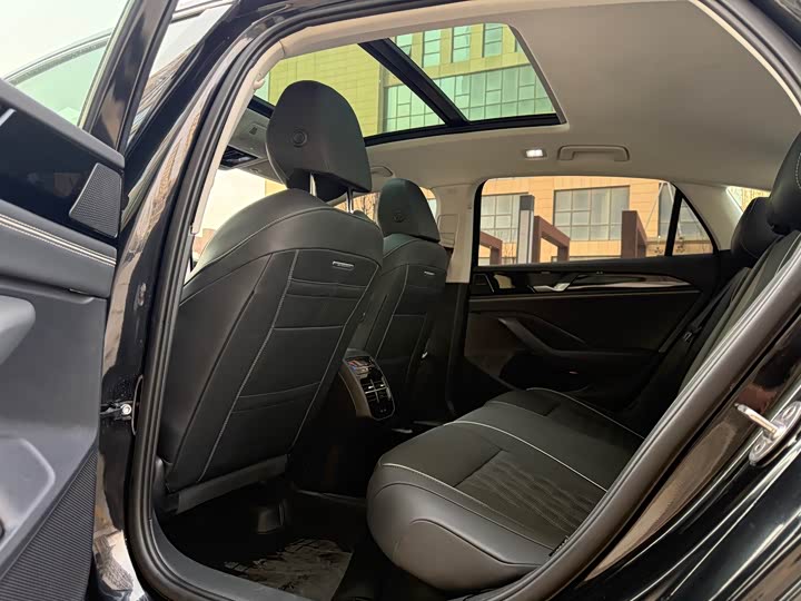 Фото 8 - Volkswagen Magotan