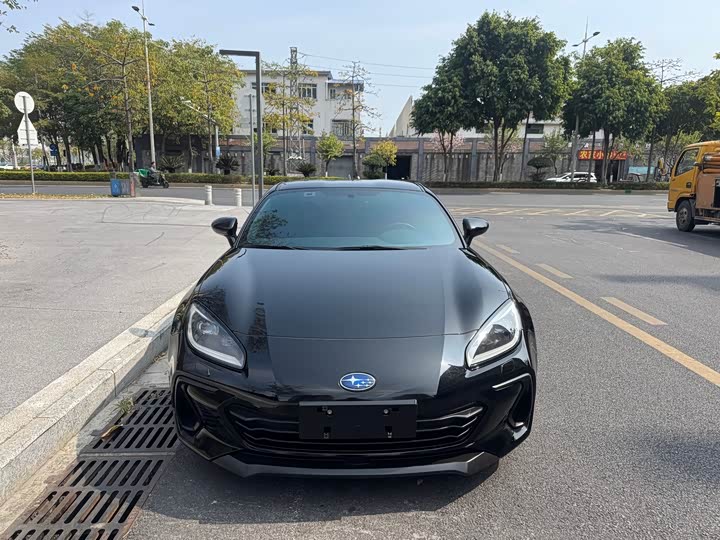 Фото 2 - Subaru BRZ