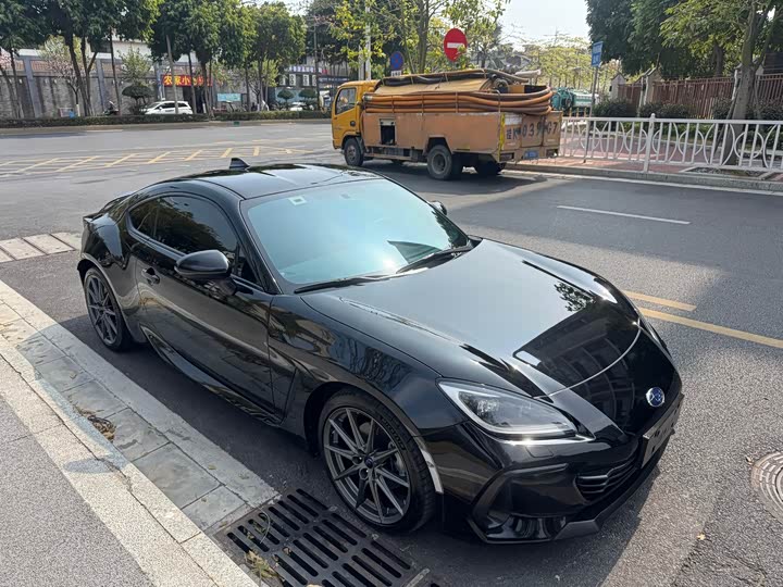 Фото 3 - Subaru BRZ