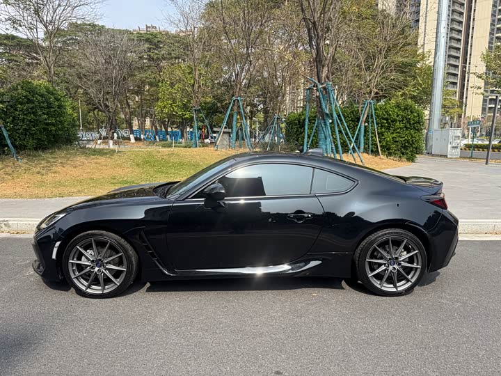 Фото 4 - Subaru BRZ