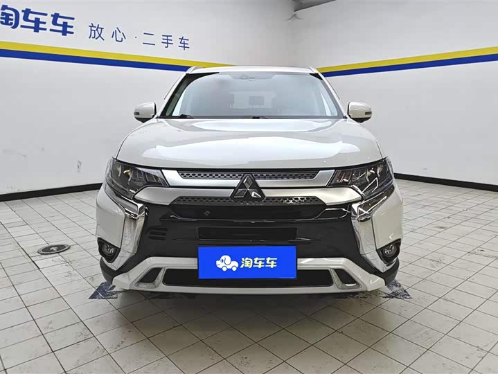 Фото 2 - Mitsubishi Outlander